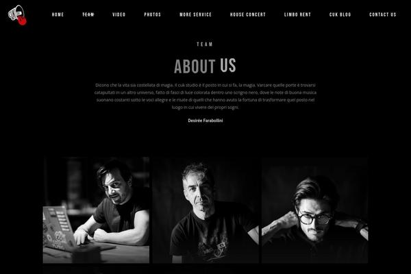 Pelicula theme site design template sample