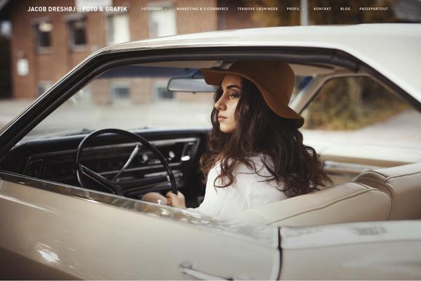 Site using prettyPhoto Media plugin