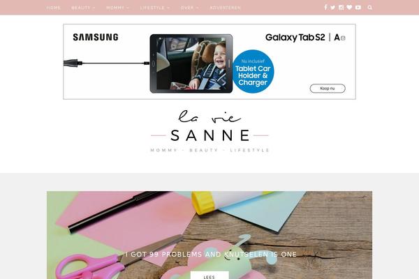 Site using Alpine PhotoTile for Instagram plugin